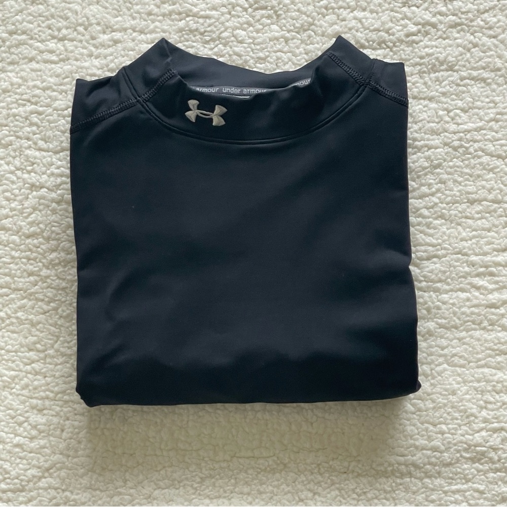 Under Armour Women’s Fitted “cold gear” mock turtleneck, long sleeve, size L
